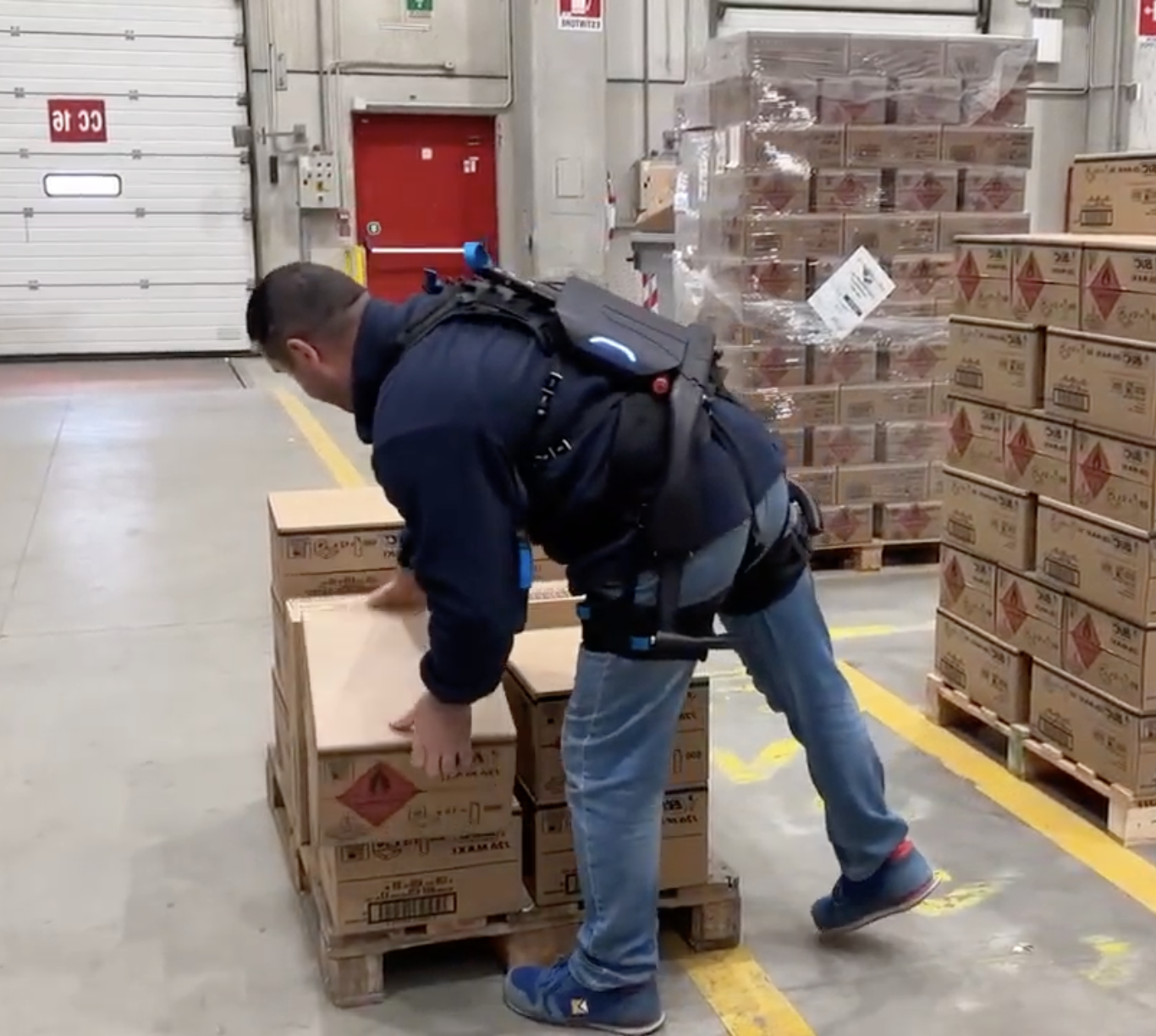 Worker with Proteso MOVI exoskeleton